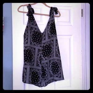 Gorgeous romper size xl